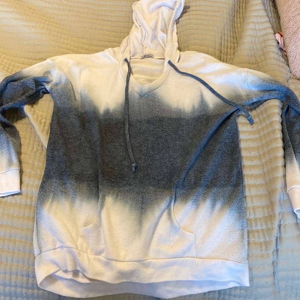 Thin sweatshirt with hood